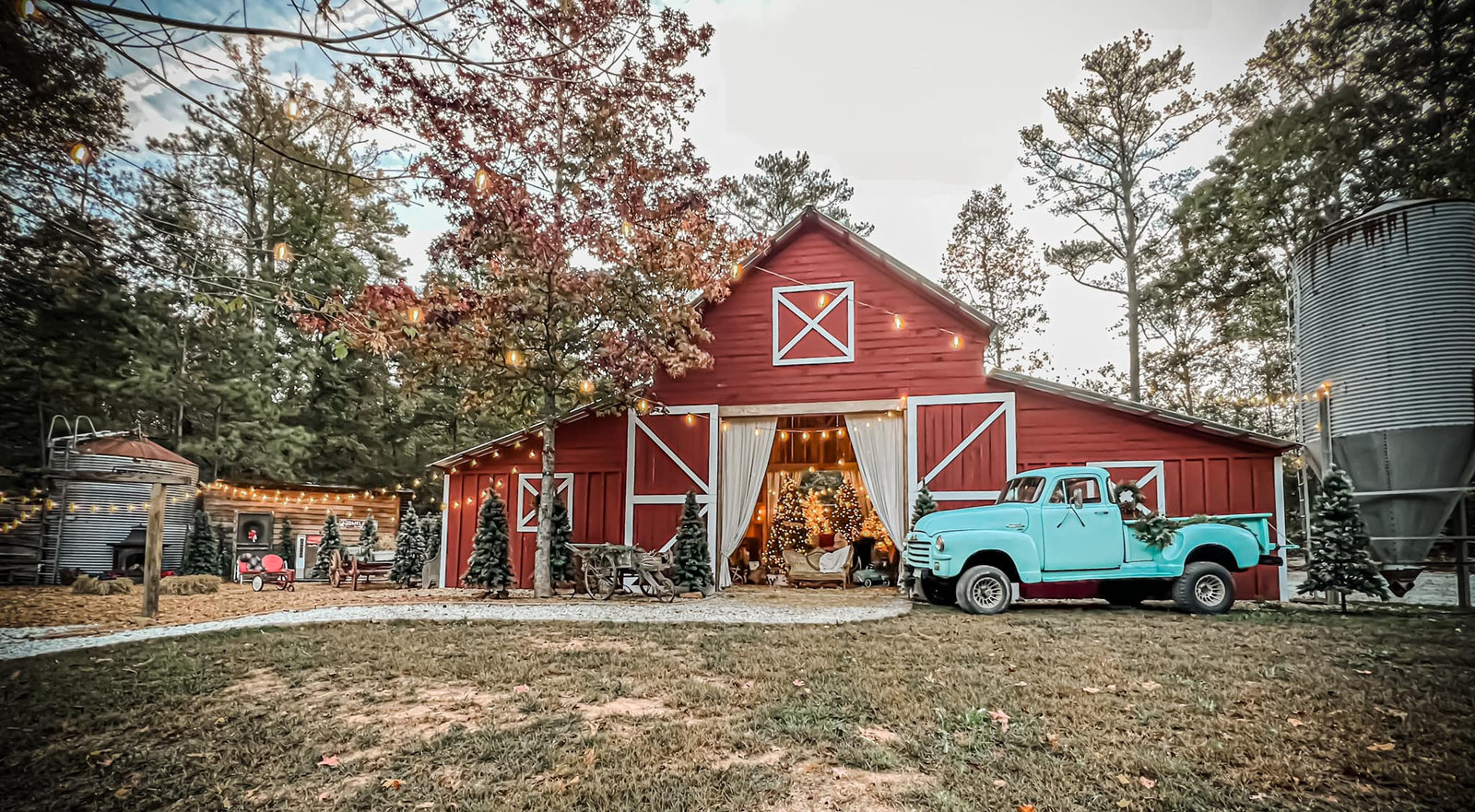 Red Barn Christmas